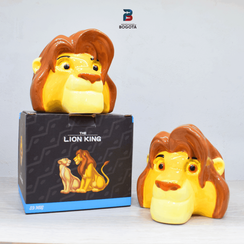 Mug cabeza Simba 3D en cerámica con melena café y rostro amarillo – The Lion King