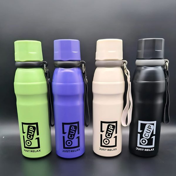 Termo Just Relax 650 ml con correa y tapa rosca en colores mate — verde, morado, crema y negro | Importaciones Bogotá