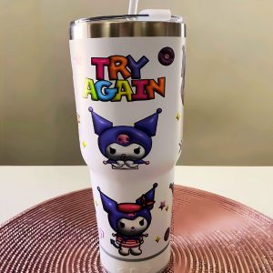 Termo Kuromi vaso largo de acero inoxidable con tapa hermética y pitillo, diseño Sanrio en tonos lila/rosa.