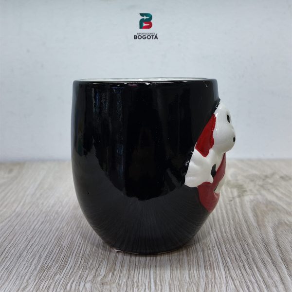 Mug Ghostbusters 3D — vista lateral derecha mostrando el relieve del emblema | Importaciones Bogotá