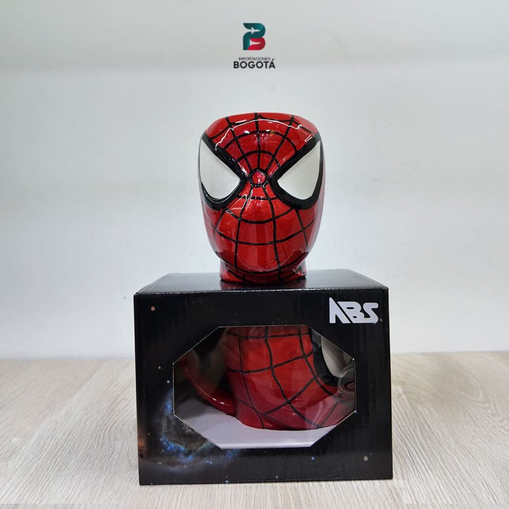 Mug Spider-Man 3D — vista frontal con caja | Importaciones Bogotá