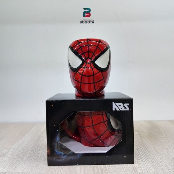 Mug Spider-Man 3D — vista frontal con caja | Importaciones Bogotá