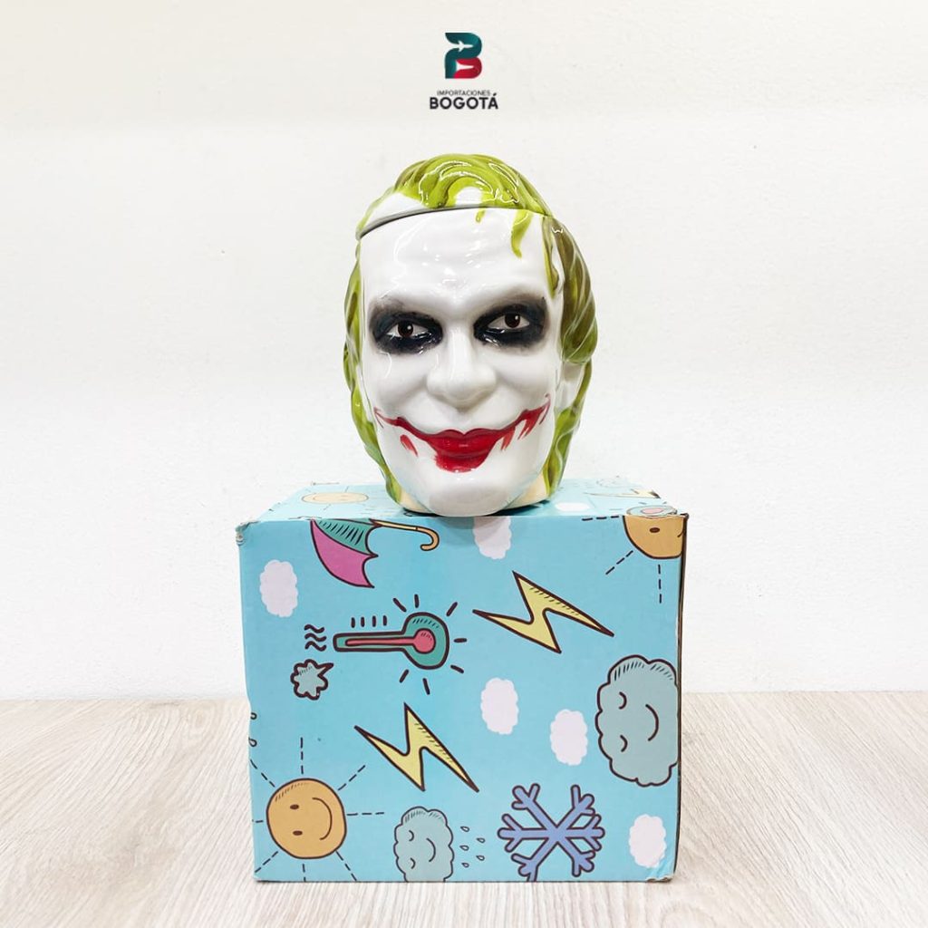 Mug Joker 3D de cerámica con tapa – 420 ml – Importaciones Bogotá
