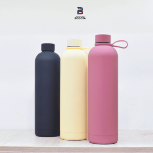 termo de silicona 1 litro en negro, amarillo y rosa con tapa de rosca y correa – Importaciones Bogotá