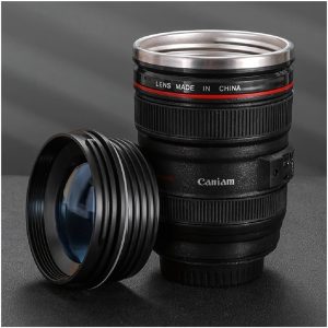 Termo cámara fotográfica con diseño de lente profesional